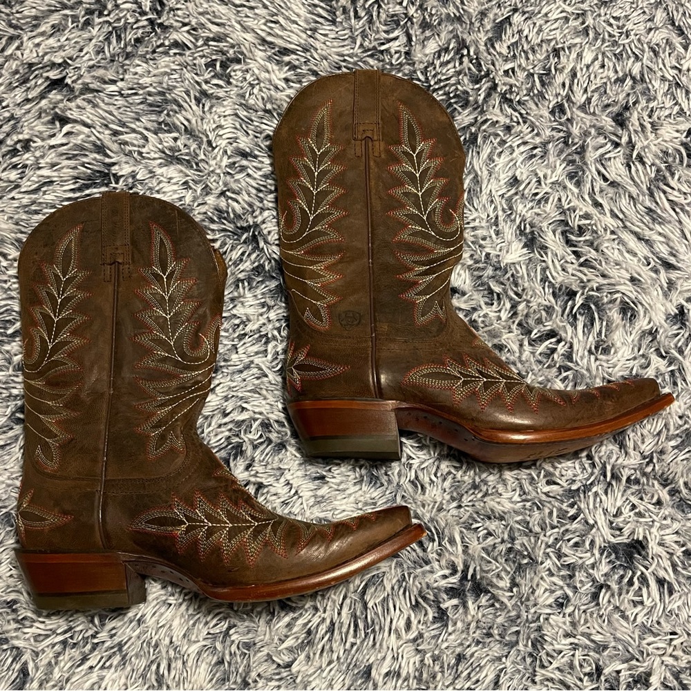 WOMENS Ariat Cowboy Boots